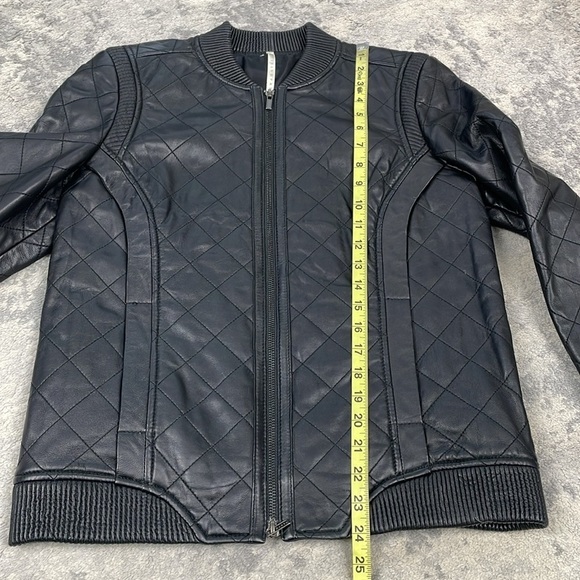 Truth and Pride Diamond Quilted Leather Biker Bomber Jacket Full Zip Sz M - Picture 12 of 12